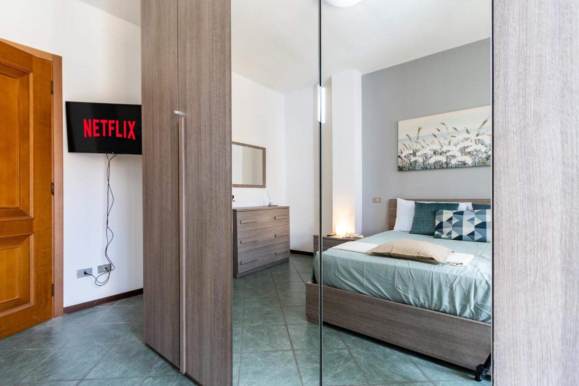 Smart Flat - Maggiore - Private Garage, Wi-fi *