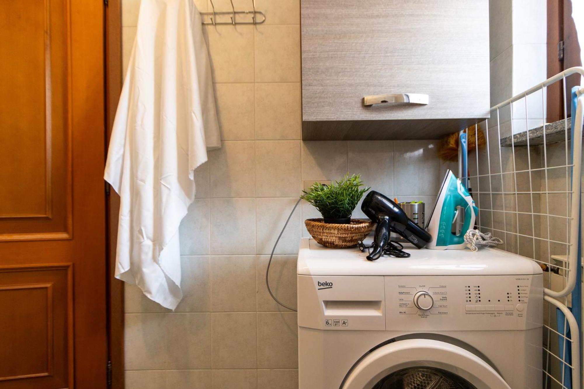 Smart Flat - Maggiore - Private Garage, Wi-fi Apartment *