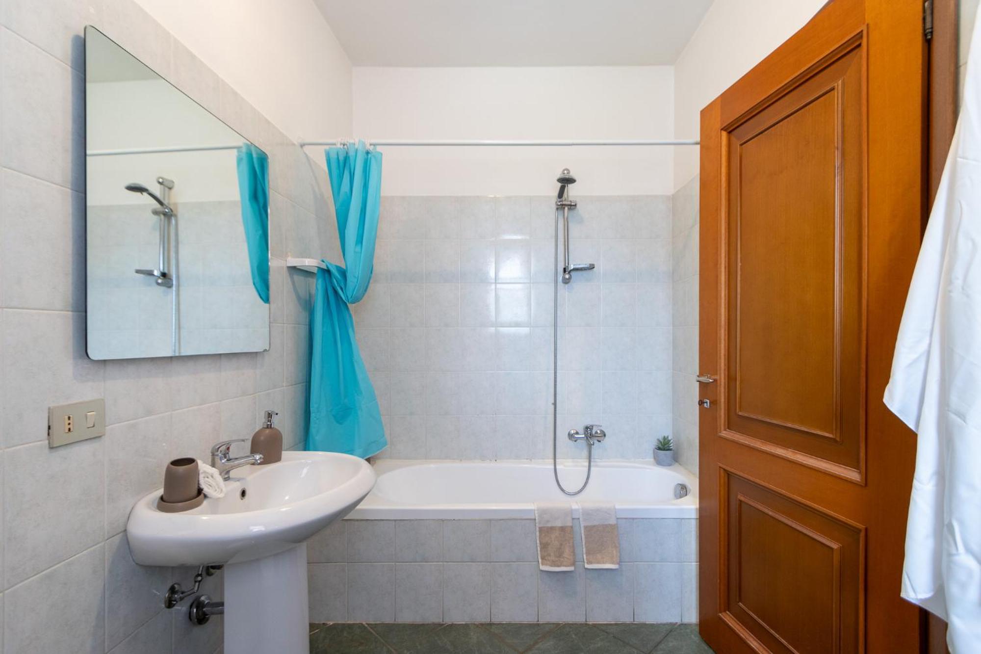 Smart Flat - Maggiore - Private Garage, Wi-fi Apartment